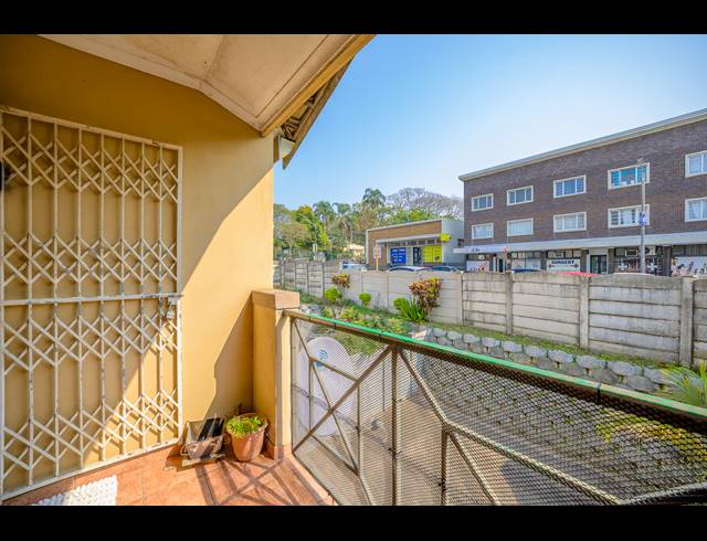 3 BEDROOM APARTMENT FOR SALE IN ESCOMBE